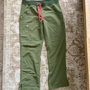 Figs Women's Straight Leg Scrub Pants in Olive Green with Pink Drawstring